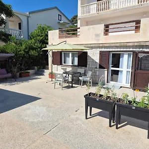 Marzic Apartament Pag Town
